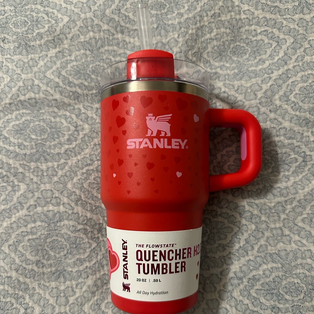 Stanley Red Hearts Valentine’s Quencher H2.0 Tumbler 20oz